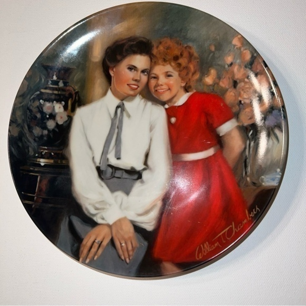 EUC KNOWLES COLLECTOR PLATE‎ Annie and Grace 1983!! 🔥🔥